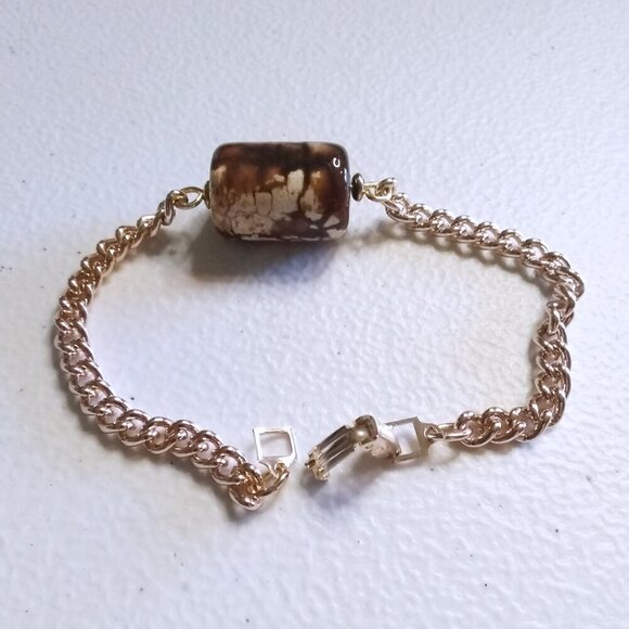 Minimalist Simplistic Elegant: Cream & Brown Fire Agate + Gold Chain Bracelet - Picture 8 of 15